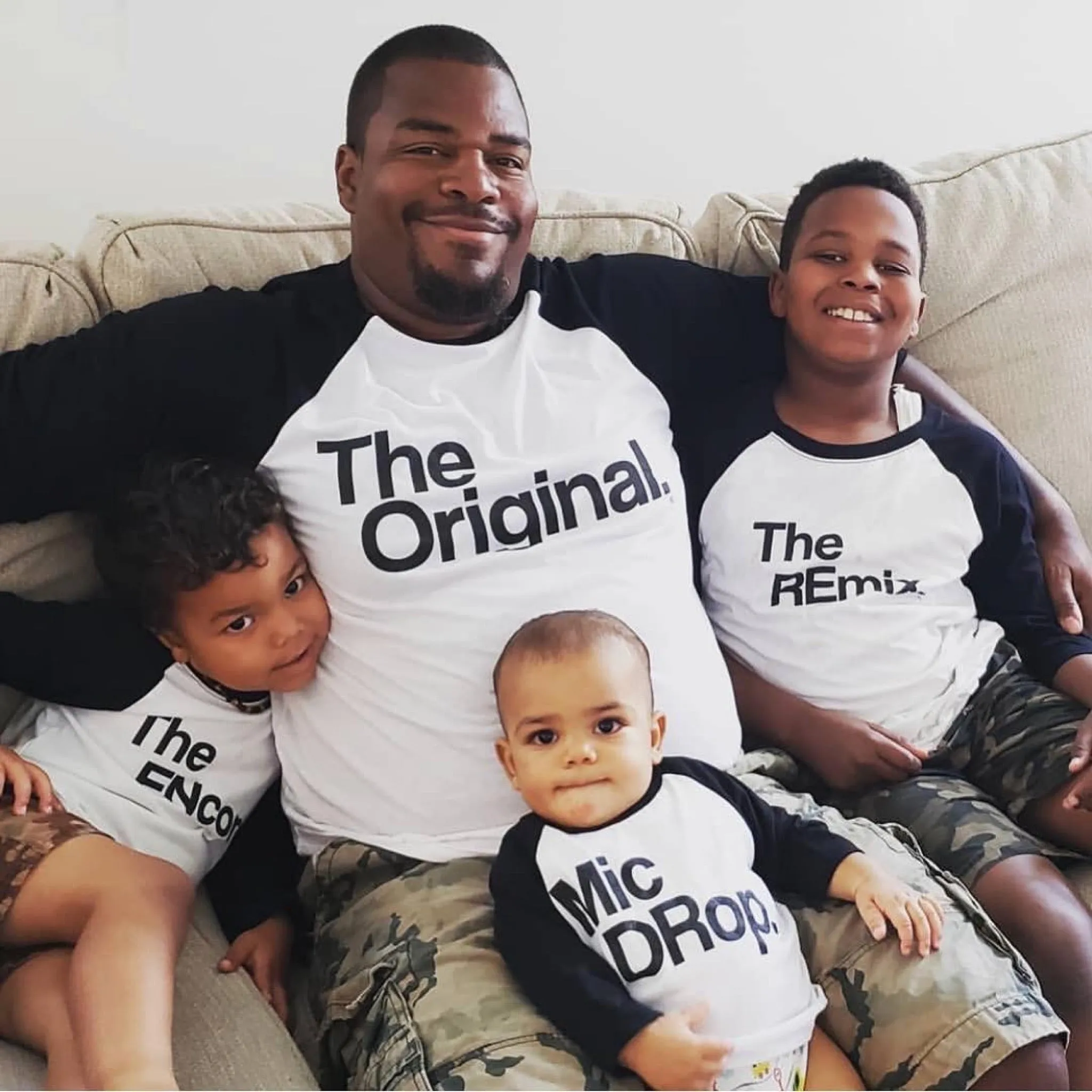 Matching Mommy, Daddy & Kids - The Original The Remix® Set - Unisex Baseball (Raglan) Black/White